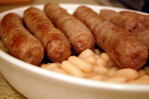 Sausage with white beans (Botifarra amb mongetes)