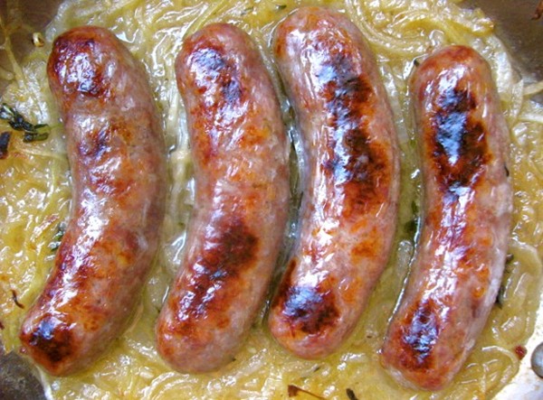 Sausages with ale onions
