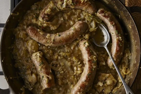 Sausages with leek & pear gravy