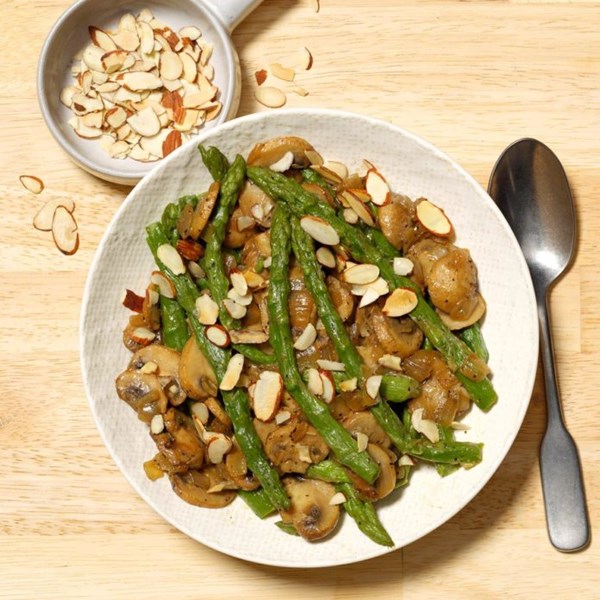 Sauteed asparagus with mushrooms