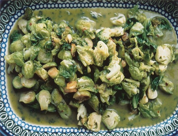 Sautéed Brussels sprouts with walnuts (Cavoletti di Bruxelles alle noci)