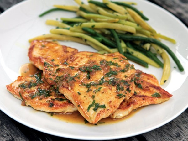 Sautéed chicken breasts with tarragon