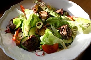 Sauteed chicken liver salad