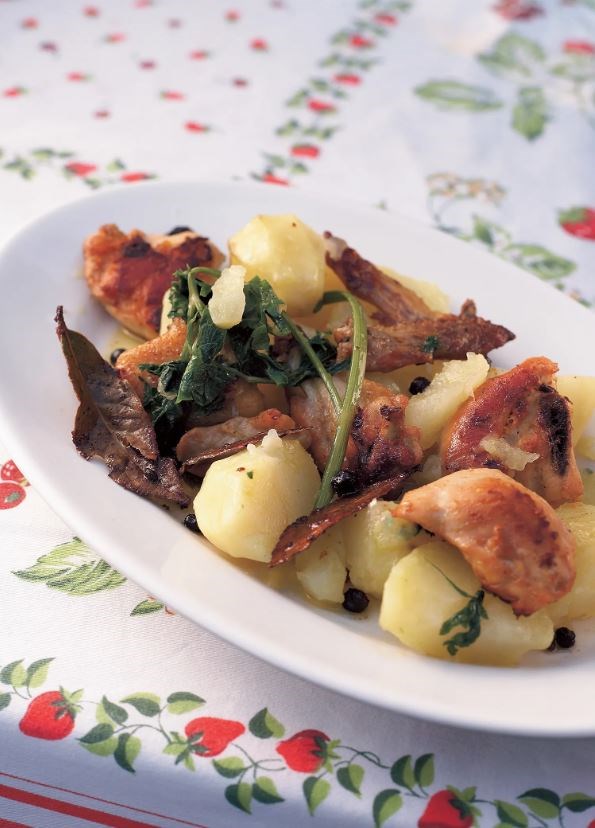 Sautéed chicken with bay leaves and juniper berries