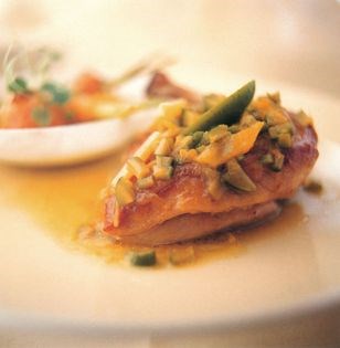 Sautéed chicken with green olives and cilantro