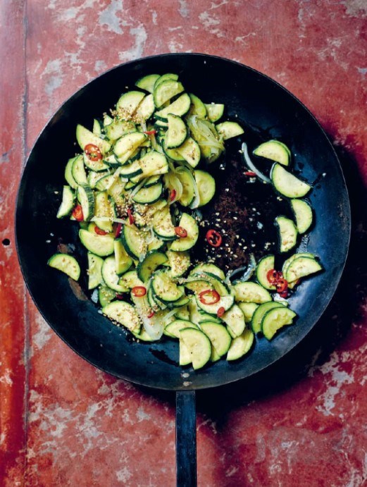 Sautéed courgettes (Hobak bokkeum)
