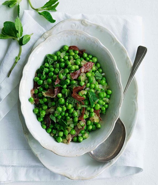 Sautéed fresh peas with mint and jamón