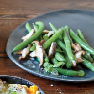 Sautéed green beans and mushrooms