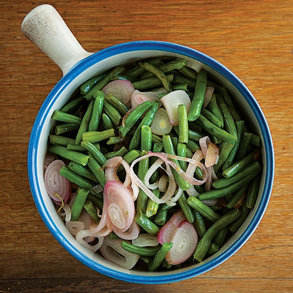 Sautéed green beans with pickled shallots