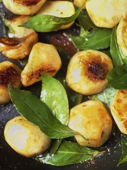 Sautéed Jerusalem artichokes with garlic & bay