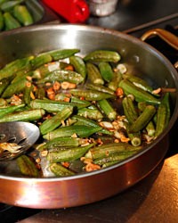 Sautéed okra with cashews