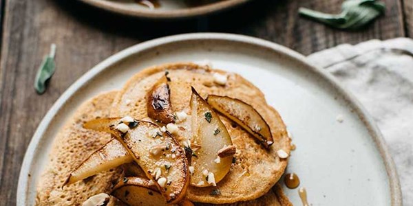 Sautéed pear and sage pancakes with almonds