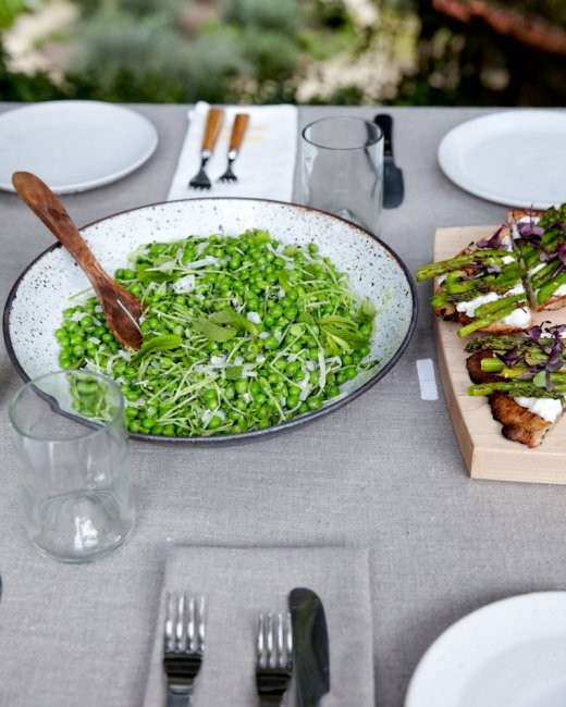 Sautéed peas and pea shoots
