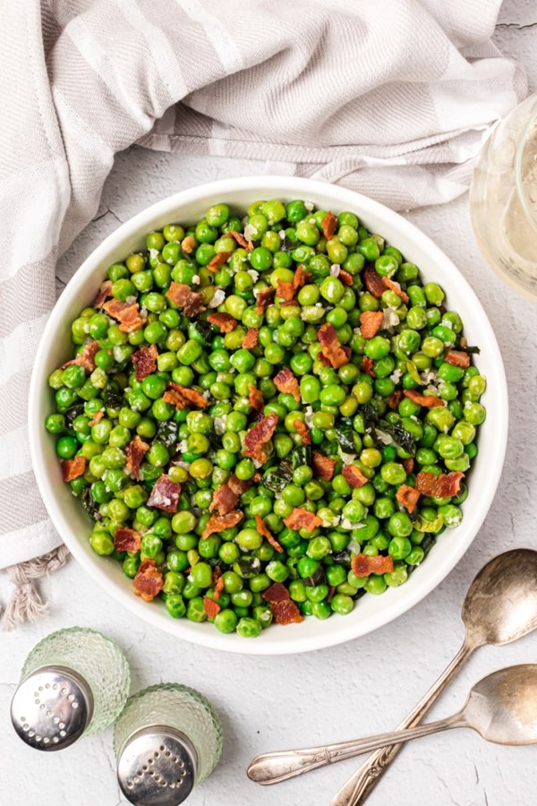Sautéed peas with basil and bacon