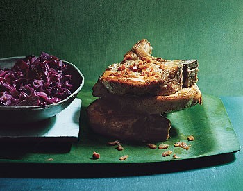 Sautéed pork chops with sweet-and-sour red cabbage
