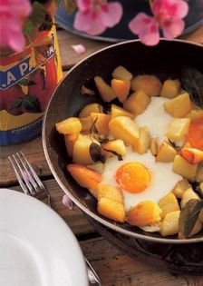 Sautéed potatoes with egg