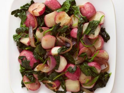 Sautéed radishes with spinach