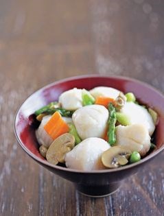 Sauteed scallops with asparagus