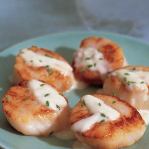 Sautéed scallops with lemon beurre blanc