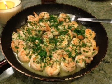 Sautéed shrimp with garlic and capers