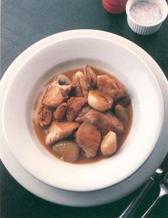 Sauteed sweetbread with caramelized shallots [Alastair Little]