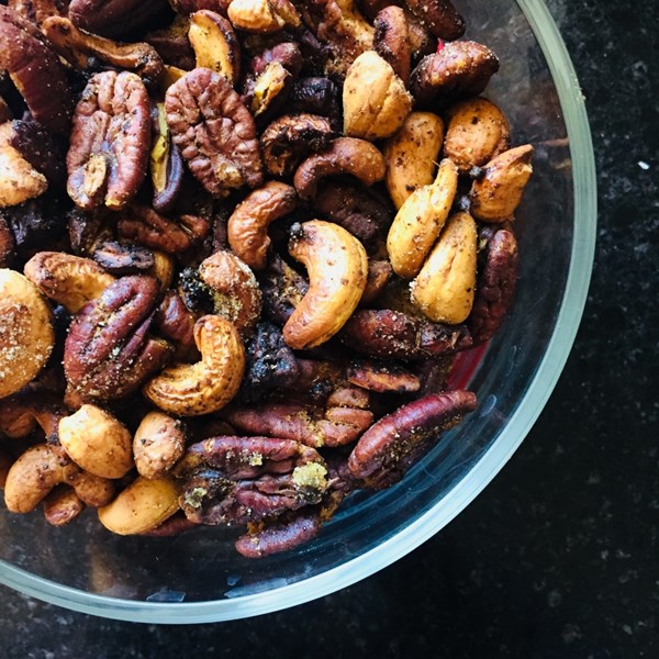Savory curried nuts