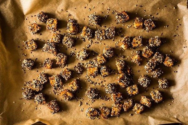 Savory seedy croutons
