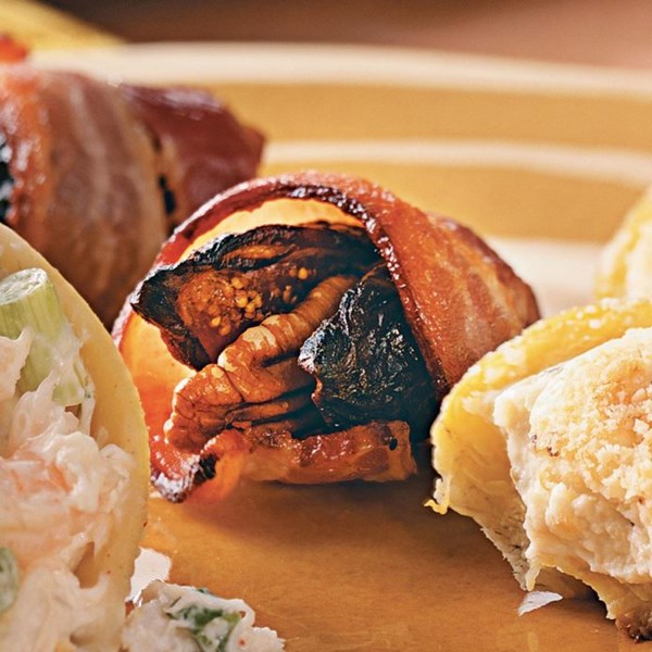 Savory stuffed figs 