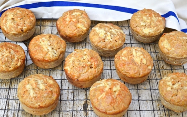 Savoury cheese muffins with apple