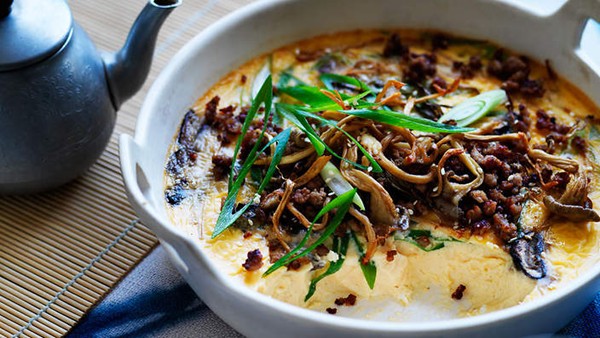 Savoury custard with mushrooms and pork