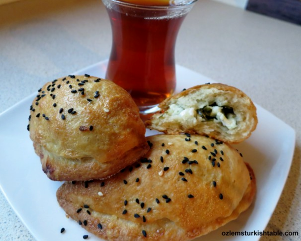 Savoury pastry with cheese and parsley (Peynirli pogaça)