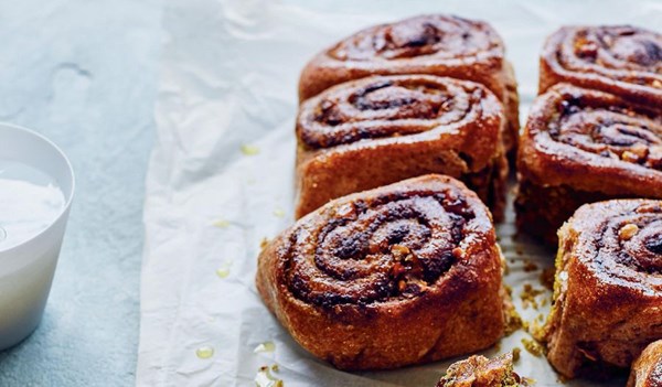Savoury pesto and walnut sourdough buns