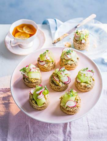 Savoury rye scones with anchovy butter