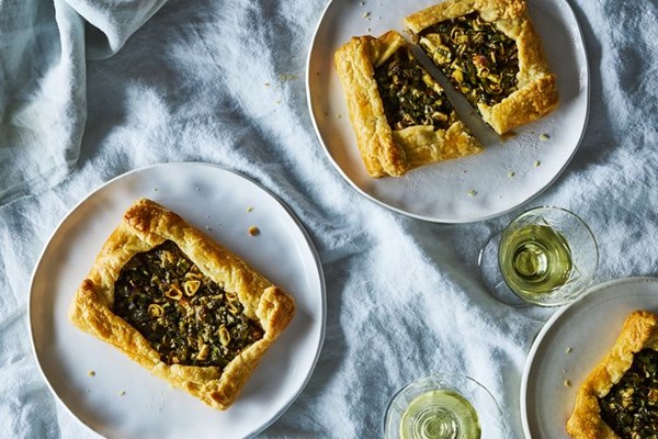 Scallion crostatas