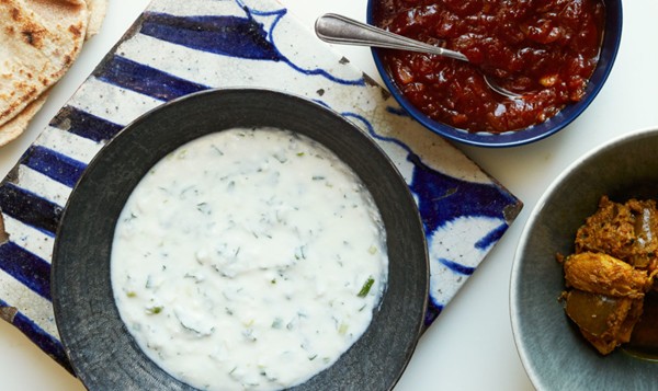 Scallion-herb yogurt sauce