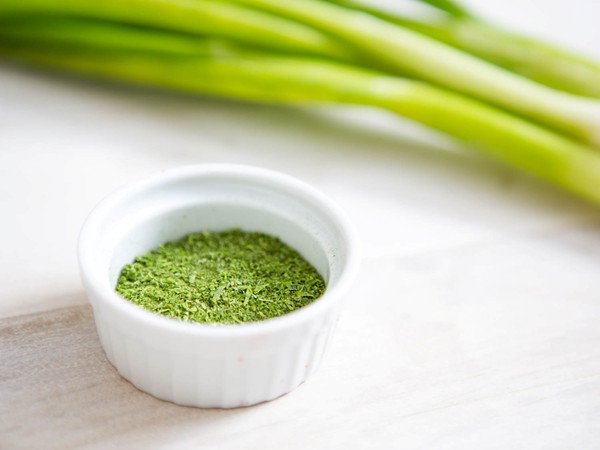 Scallion powder from scallion greens