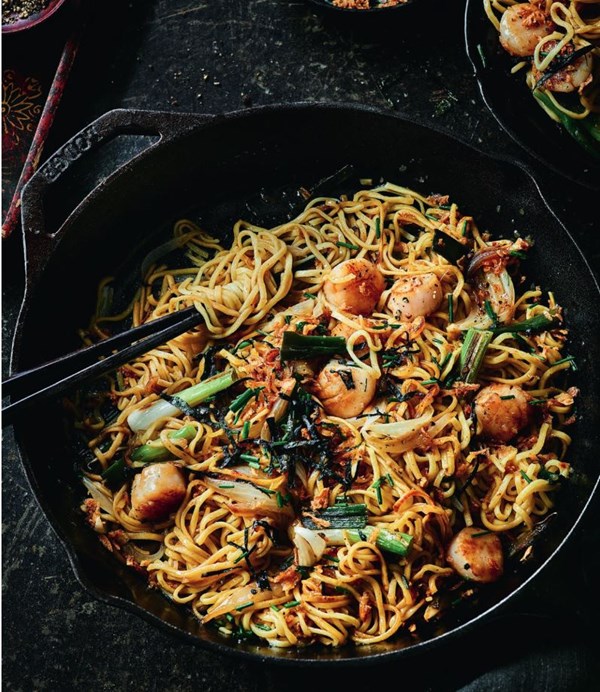 Scallop & onion yakisoba