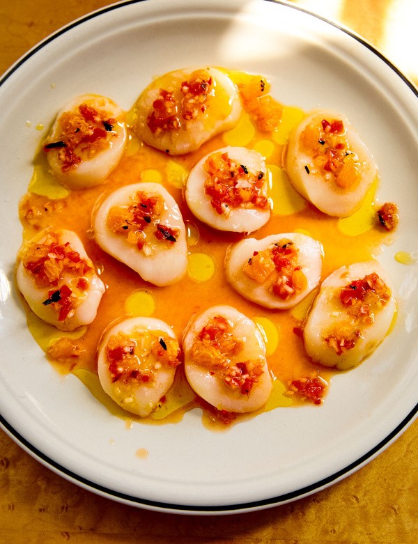Scallop crudo with orange & burnt chilli vinagrete