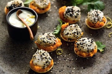Scallop tarts with carrot & cardamom puree