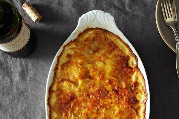 Scalloped potatoes with caramelized onions