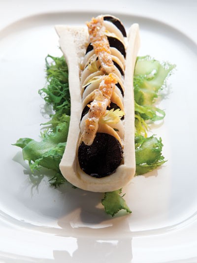 Scallops and truffles with beef marrow (Mare e monte)