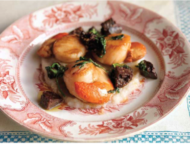 Scallops with black pudding and Jerusalem artichoke purée