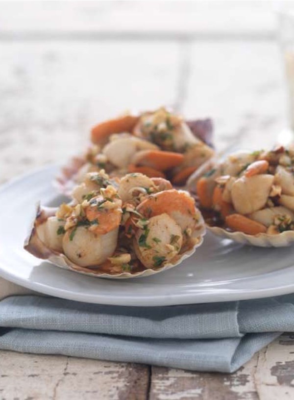 Scallops with brown butter and hazelnuts