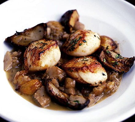 Scallops with ceps and chestnuts