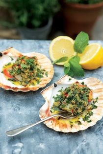 Scallops with chilli and mint
