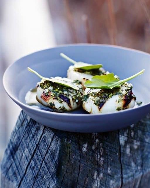 Scallops with dill oil