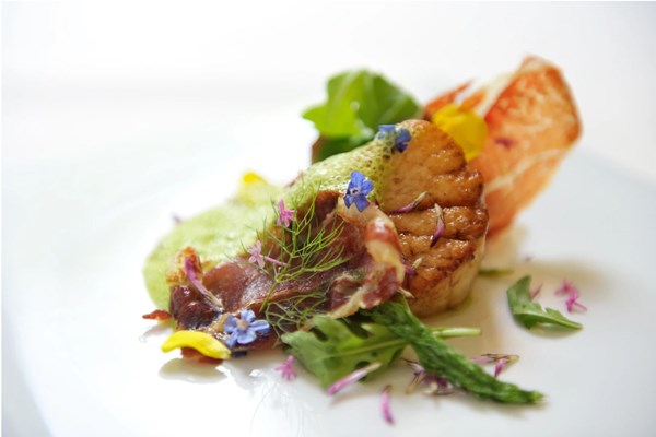 Scallops with Ibérico ham & parsley foam [James Sommerin]