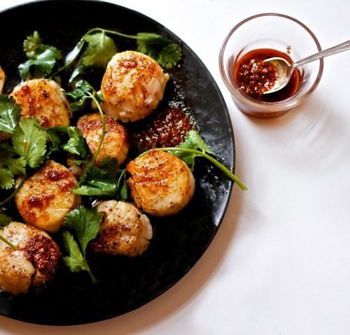Scallops with spice oil