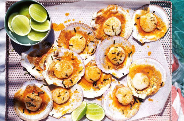 Scallops with tom yum butter and lime