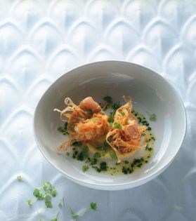 Scampi in brik pastry with aïoli & gremolata